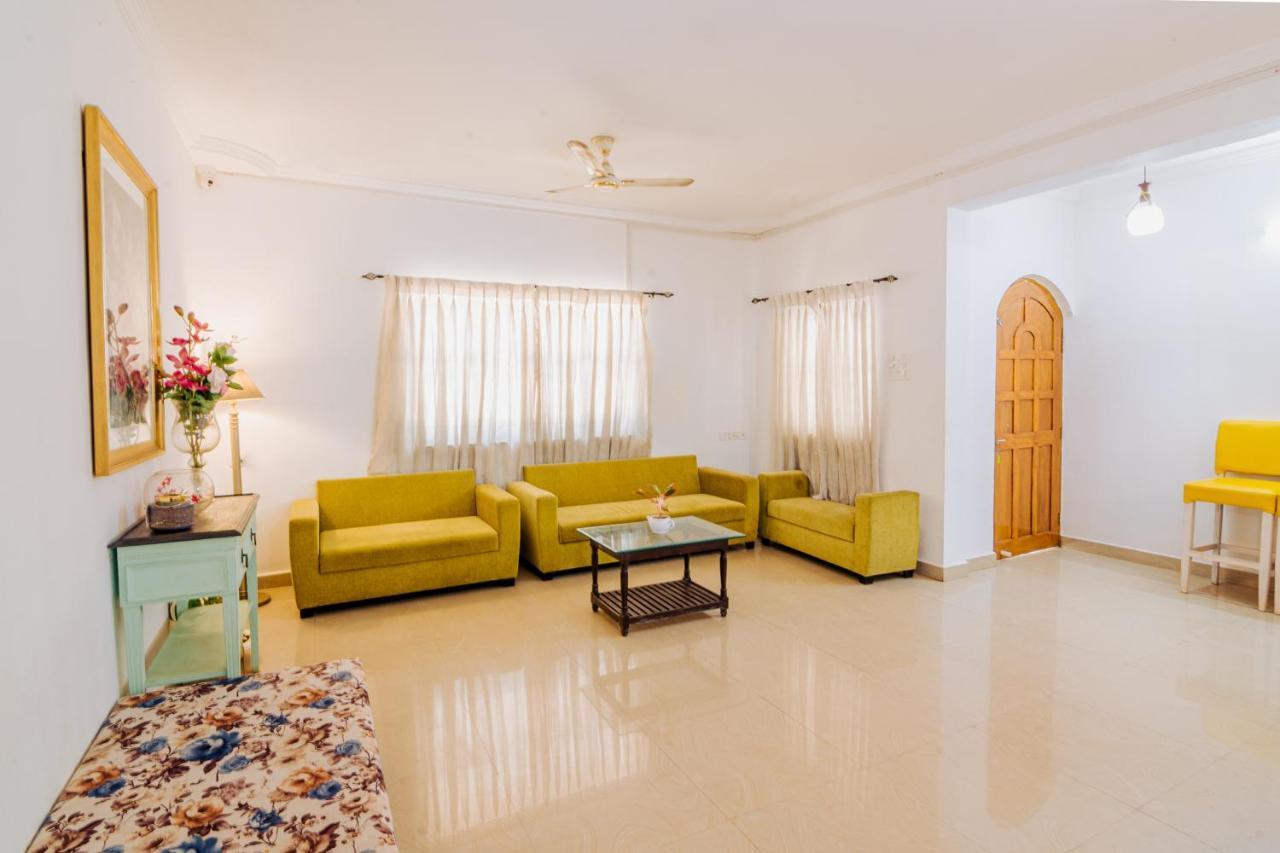 White House In Goa, Truly Amazing Experience Bed and Breakfast Saligao Esterno foto
