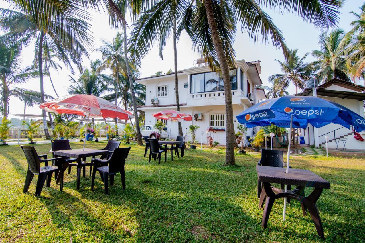White House In Goa, Truly Amazing Experience Bed and Breakfast Saligao Esterno foto