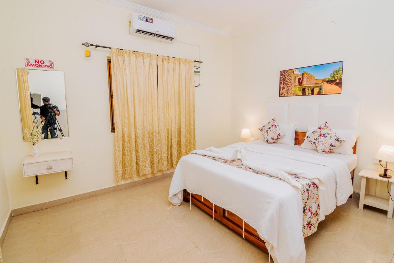 White House In Goa, Truly Amazing Experience Bed and Breakfast Saligao Esterno foto