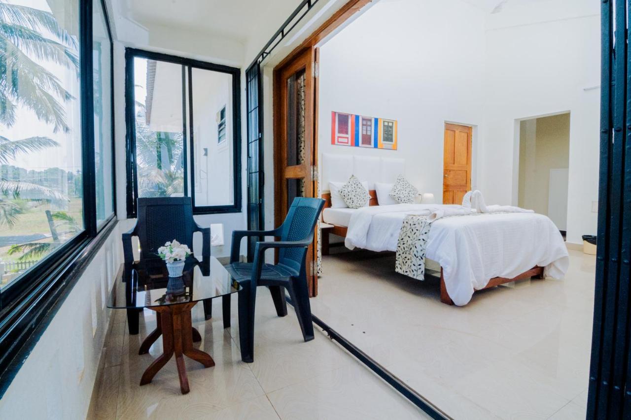 White House In Goa, Truly Amazing Experience Bed and Breakfast Saligao Esterno foto