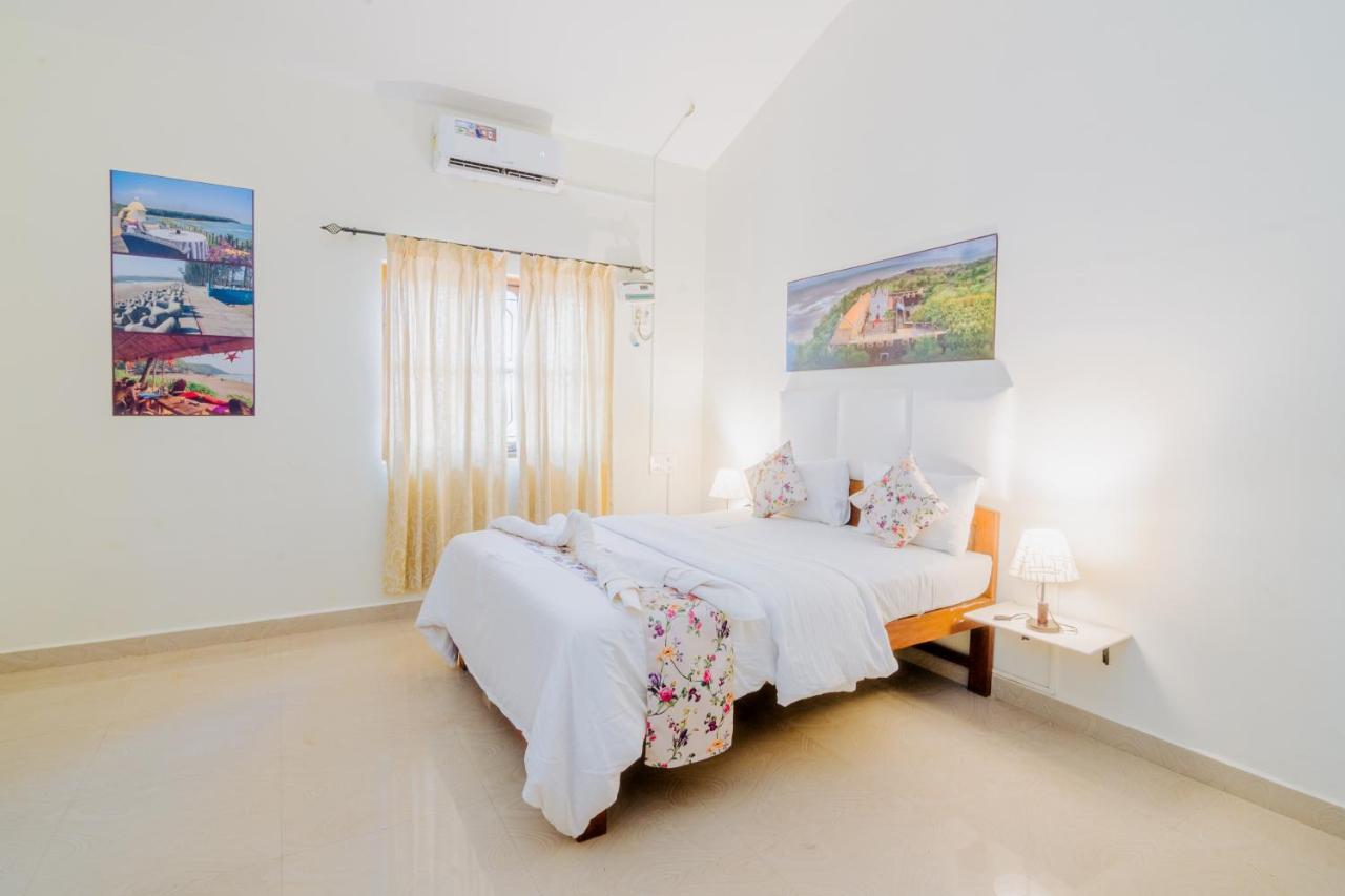 White House In Goa, Truly Amazing Experience Bed and Breakfast Saligao Esterno foto