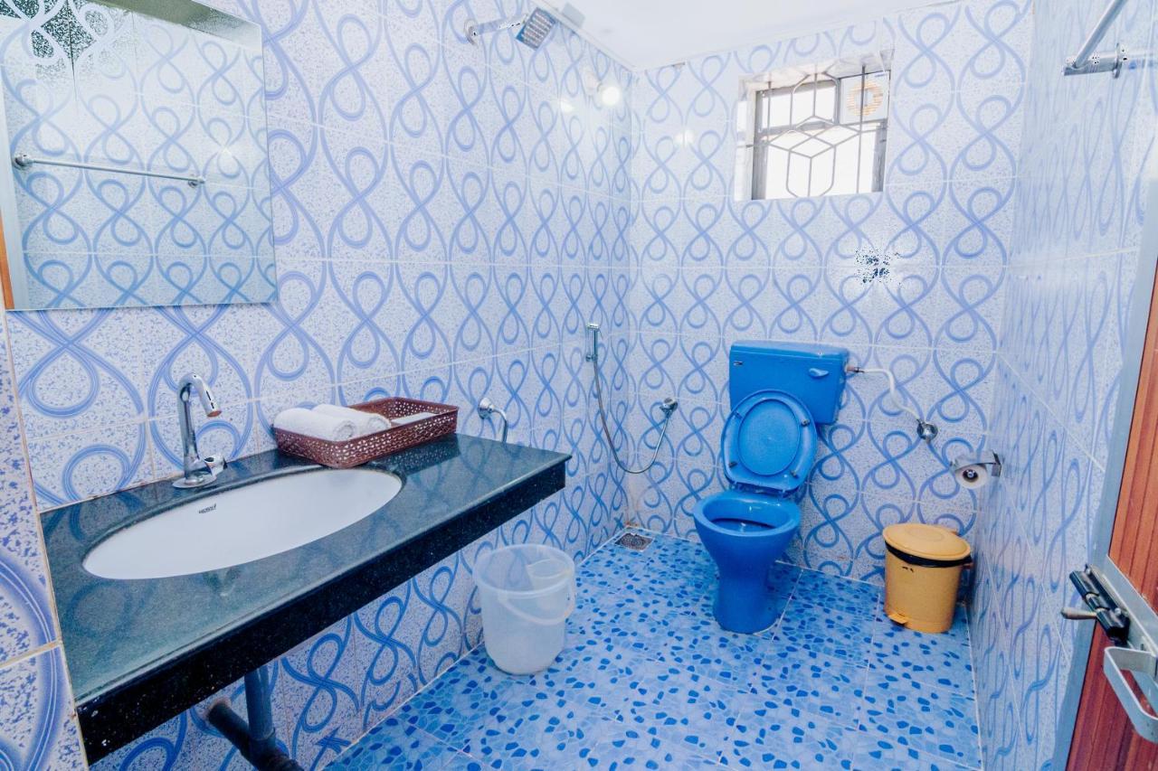 White House In Goa, Truly Amazing Experience Bed and Breakfast Saligao Esterno foto