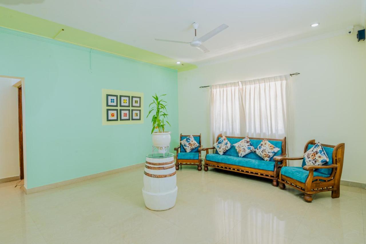 White House In Goa, Truly Amazing Experience Bed and Breakfast Saligao Esterno foto