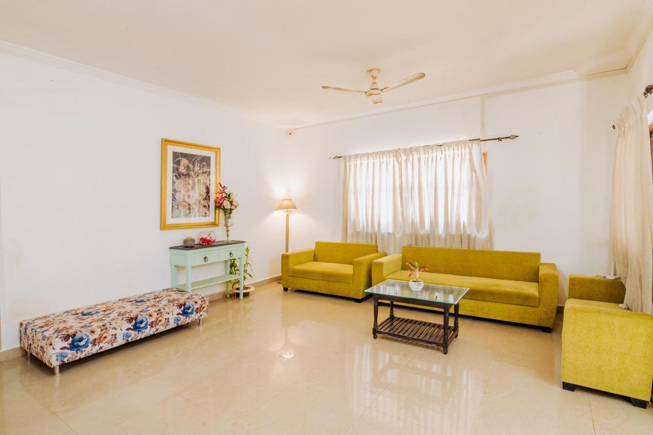 White House In Goa, Truly Amazing Experience Bed and Breakfast Saligao Esterno foto