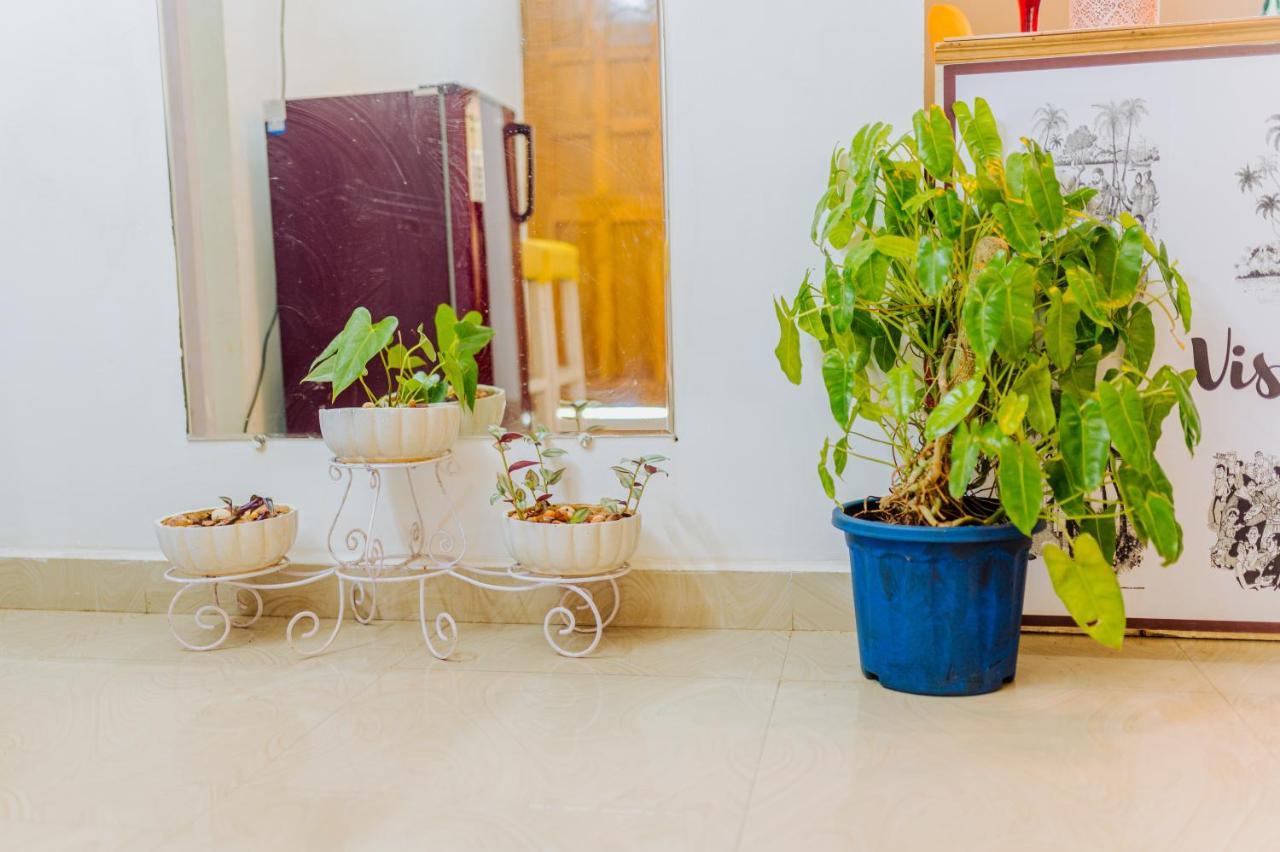 White House In Goa, Truly Amazing Experience Bed and Breakfast Saligao Esterno foto