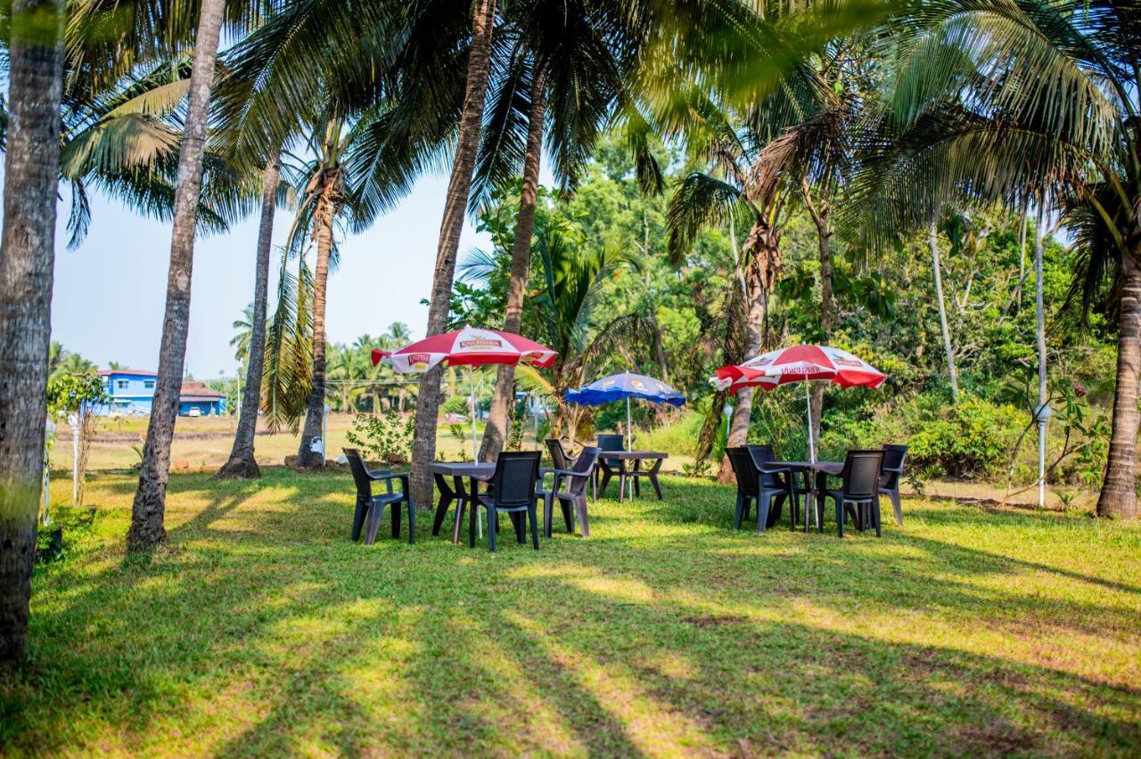 White House In Goa, Truly Amazing Experience Bed and Breakfast Saligao Esterno foto